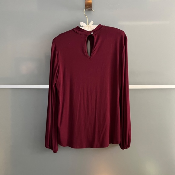 Amour Vert Long-Sleeved Blouse w/ Keyhole Neckline - Picture 7 of 16
